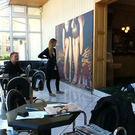 Du Broliai Hotel Palanga Bagian luar foto