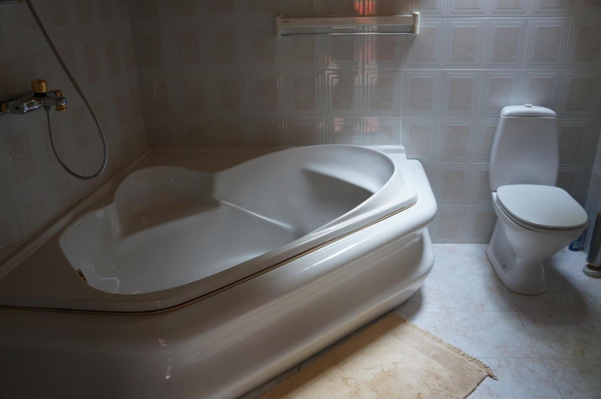 Du Broliai Hotel Palanga Bagian luar foto